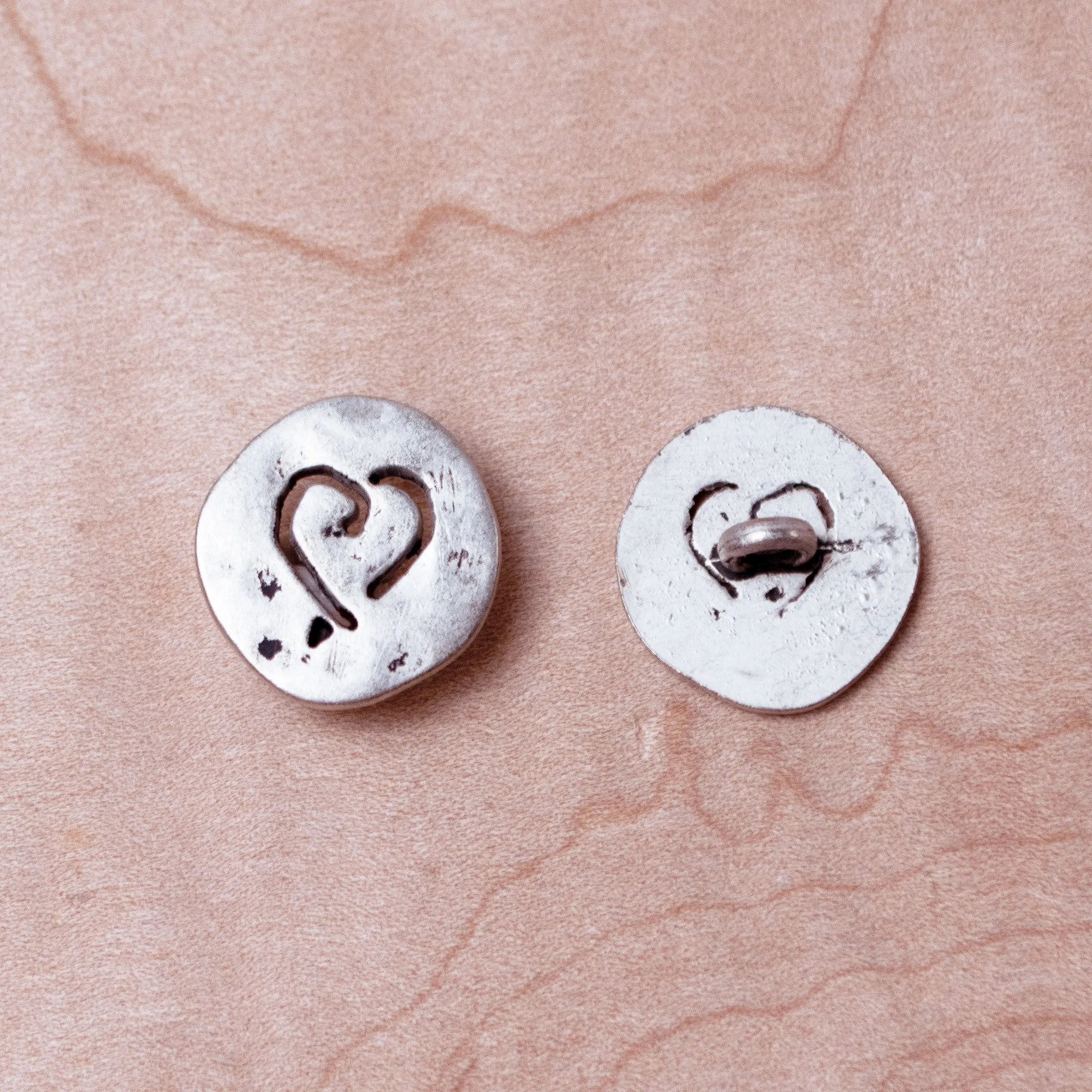 Peek-a-Boo Heart Buttons