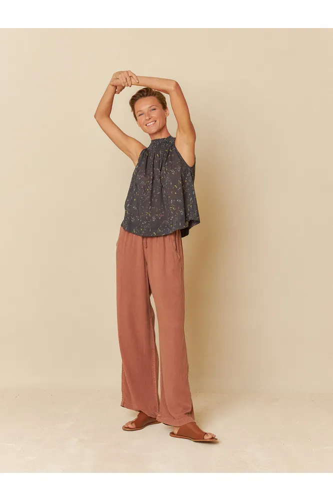 SS25 Indi & Cold Halter Top